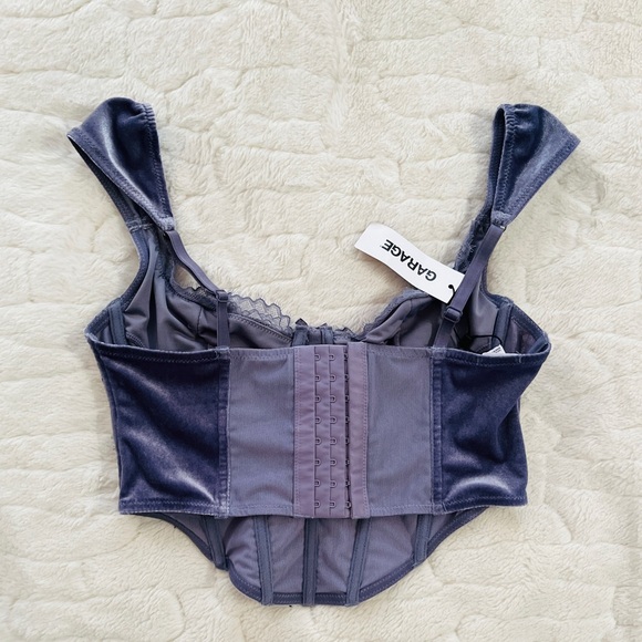 Garage-Velvet Crop Bustier - Blue
Granite- Size M Brand NEW with Tags - Picture 3 of 7